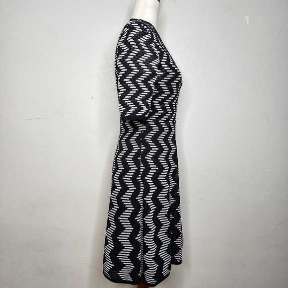 MISSONI Black and White Knit Chevron Print Fit and Flare Dress Size 44 - Picture 8 of 13